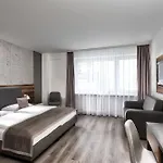 Mark Apart Hotel 3*
